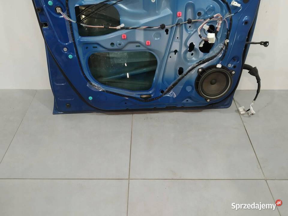 DRZWI LEWE PRZÓD 8T0 Toyota Yaris II 20052011 świętokrzyskie sprzedam