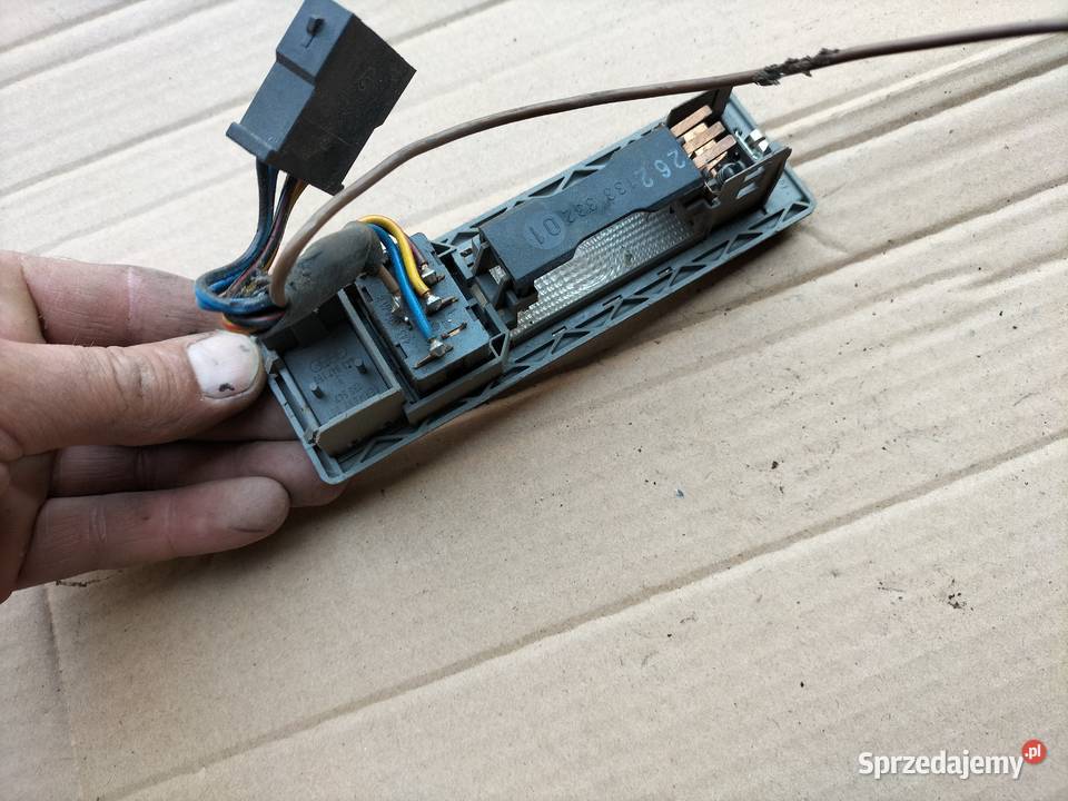 AUDI 80 B4 LAMPKA WNĘTRZA KABINY