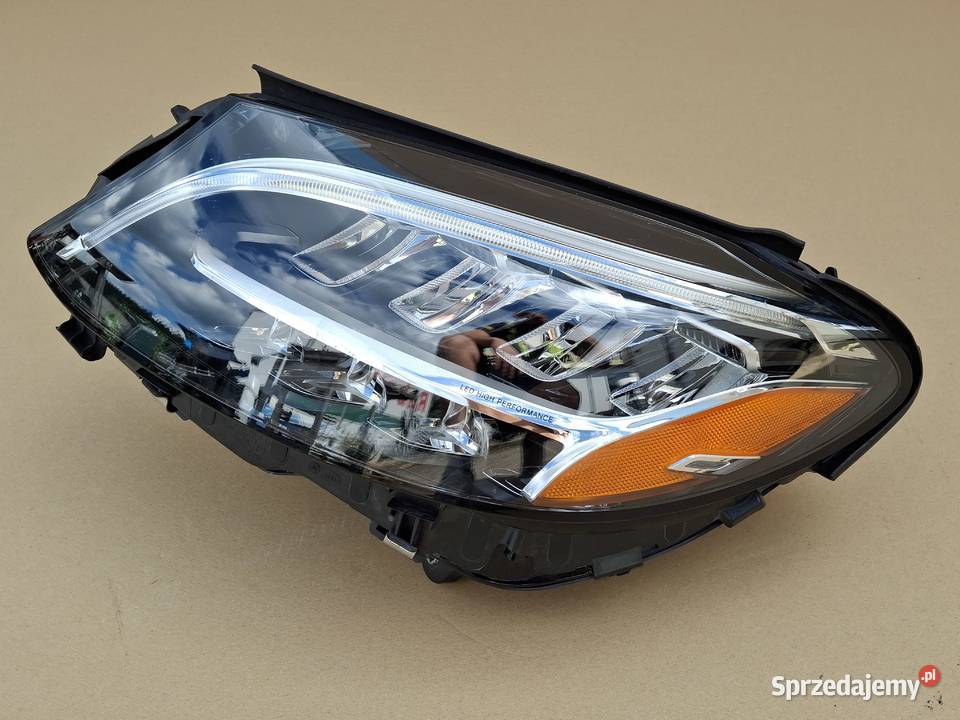 MERCEDES CKLASA W205 LIFT USA REFLEKTOR LEWY Bieleń