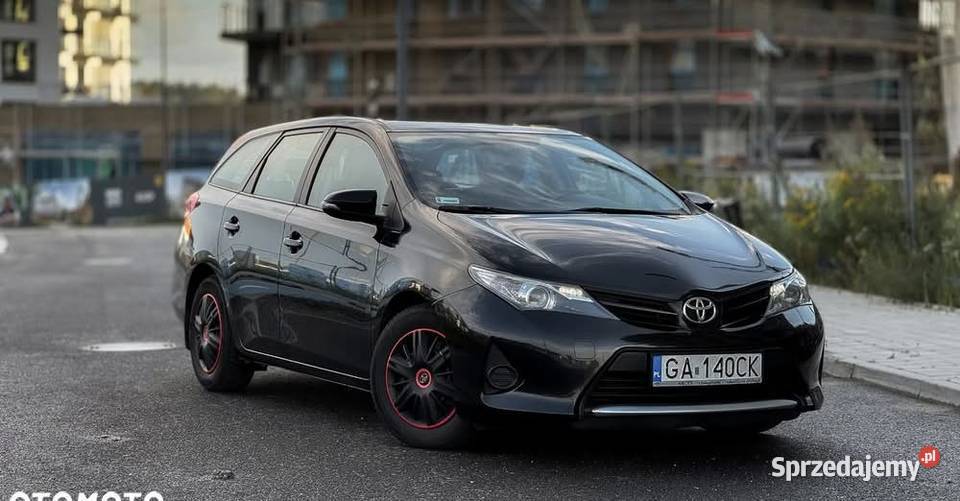 Toyota Auris 14 D4D 2013 20 000 PLN 303 000 303000km