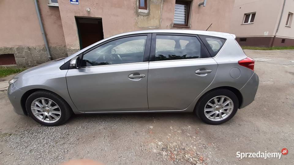 Toyota auris II bogate wyposażenie Pieszyce