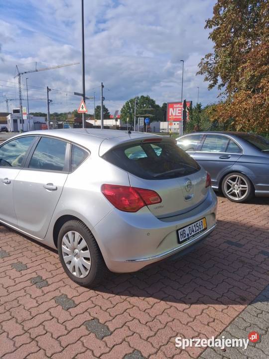 Opel Astra J 2015 16 Benzyna Super Stan Opłacona czujnik deszczu