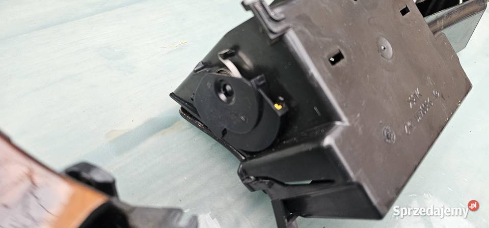 Schowek podłokietnika mercedes w210 elegance