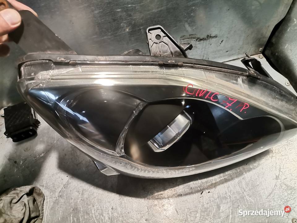 HONDA CIVIC 7 VII LAMPA PRAWY PRZÓD FL Rok produkcji 2005 Lampy przednie