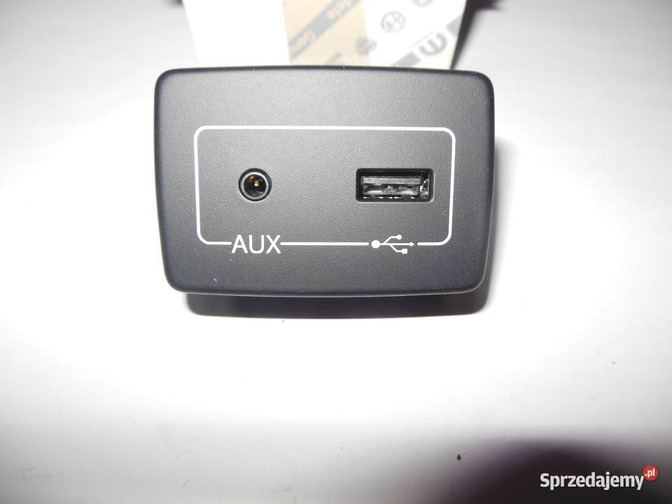 GNIAZDO USB AUX GIULIETTA LIFT 1561251420
