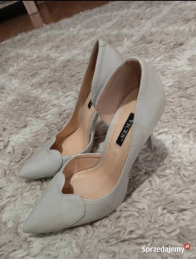 Buty damskie na obcasie Poraż