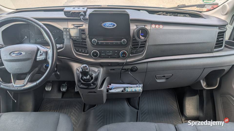 Ford Transit Mk8 9 osób