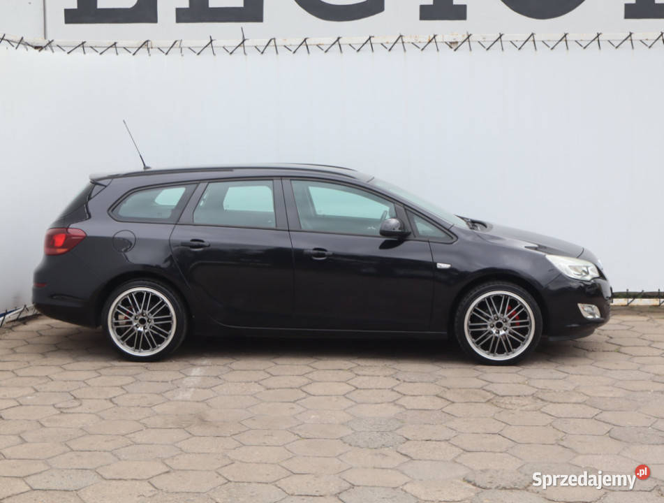 Opel Astra 14 T nieuszkodzony Łódź