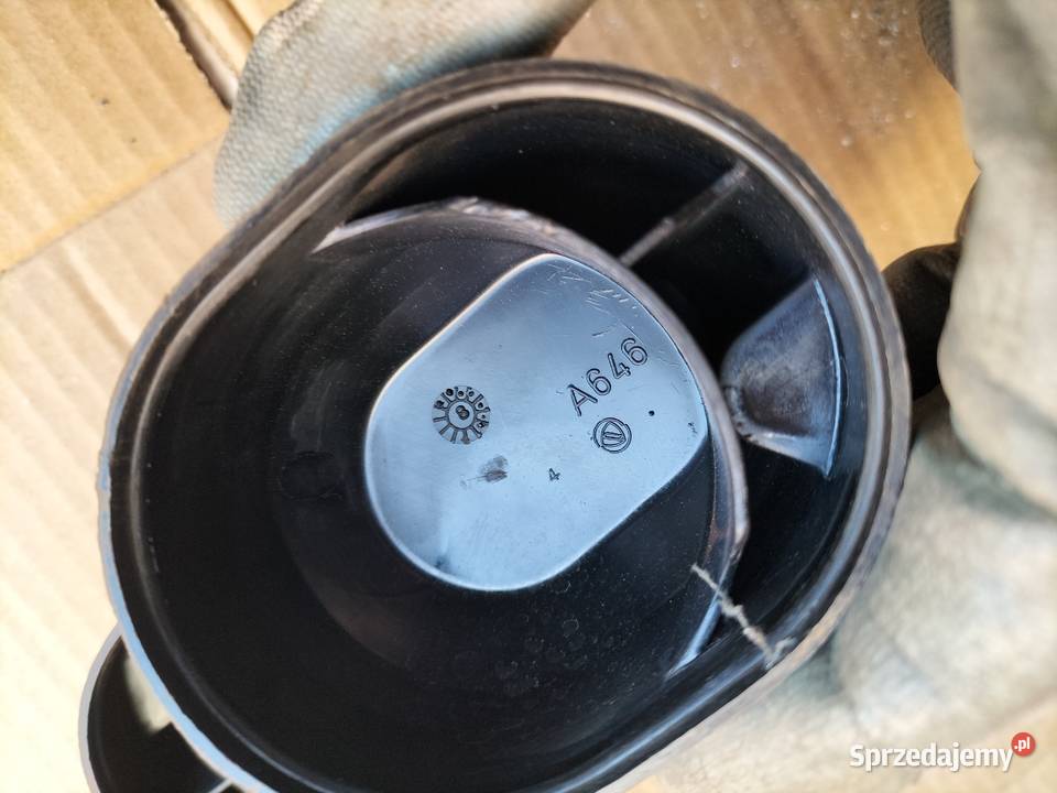 FIAT PUNTO 1 MK1 GÓRNA OSŁONA ZAŚLEPKA ŚRUBY Kamień-Kolonia