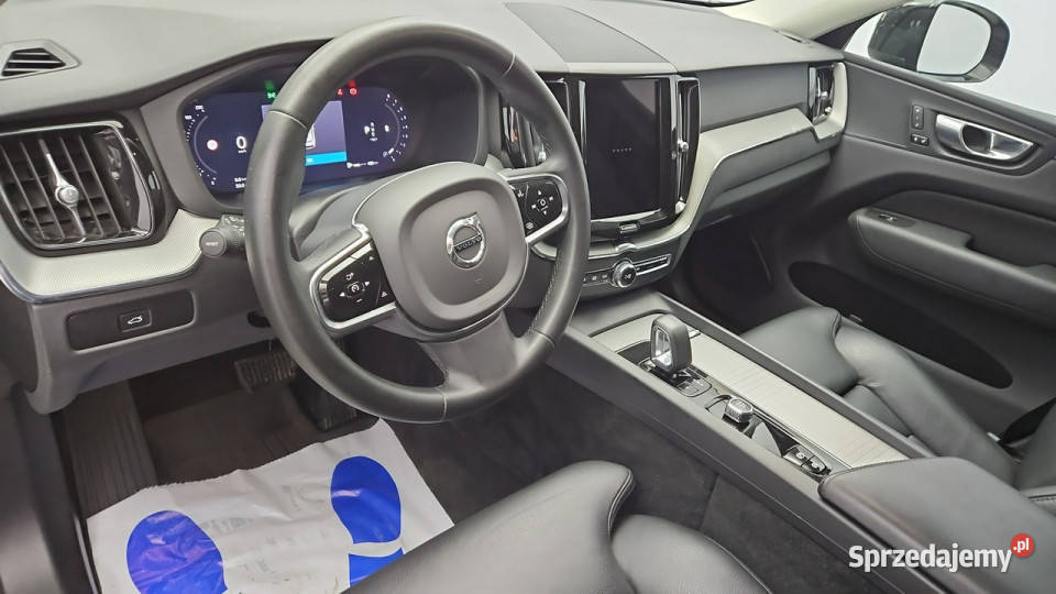 Volvo XC 60 B4 B Plus Dark aut Z Polskiego serwisowany w ASO mazowieckie Warszawa sprzedam