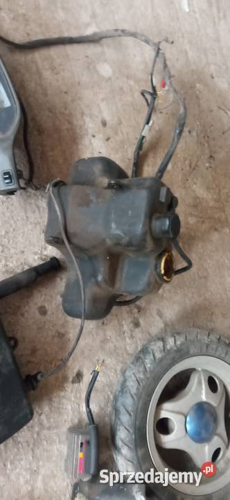 Sprzedam części do skutera Piaggio sfera Pozostałe sprzedam