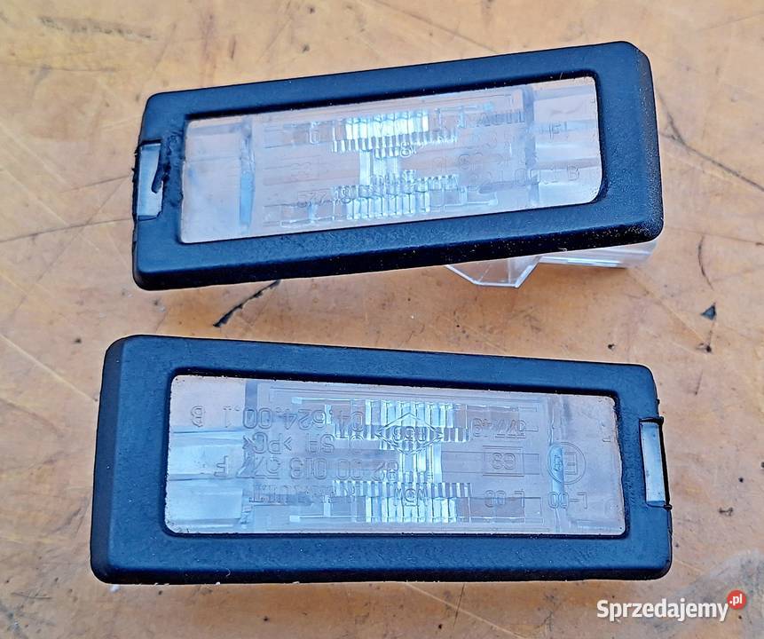 RENAULT LAMPKA OŚWIETLENIE TABLICY 8200013577 Lampki tablicy rejestracyjnej