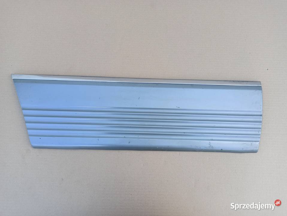 MERCEDES W126 LISTWA DRZWI PRAWY TYŁ 1266902640 Trzciel