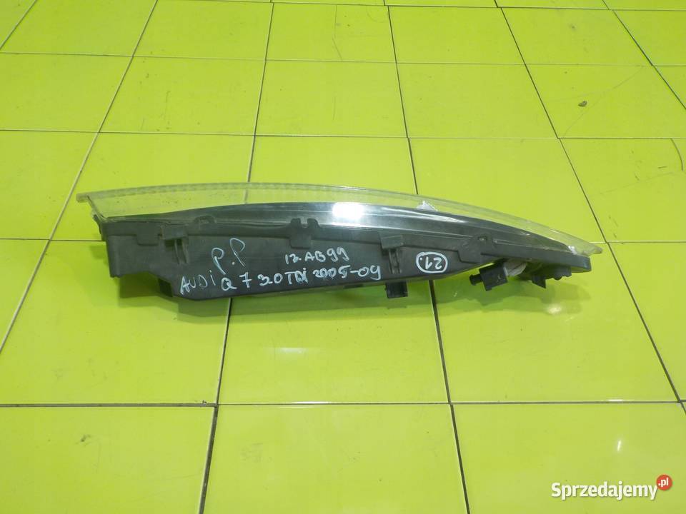 AUDI Q7 4L 30 TDI 07r 5D kierunkowskaz prawy Suków