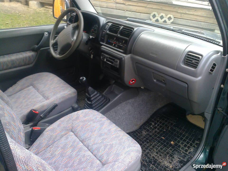 Suzuki Jimny silnik 13 85 benzyna radio Przenosza