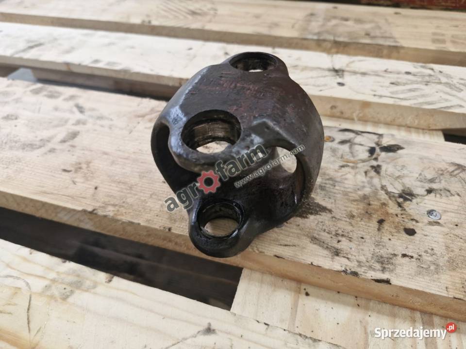Łącznik półosi Massey Ferguson 6130 6140 4245 Byków