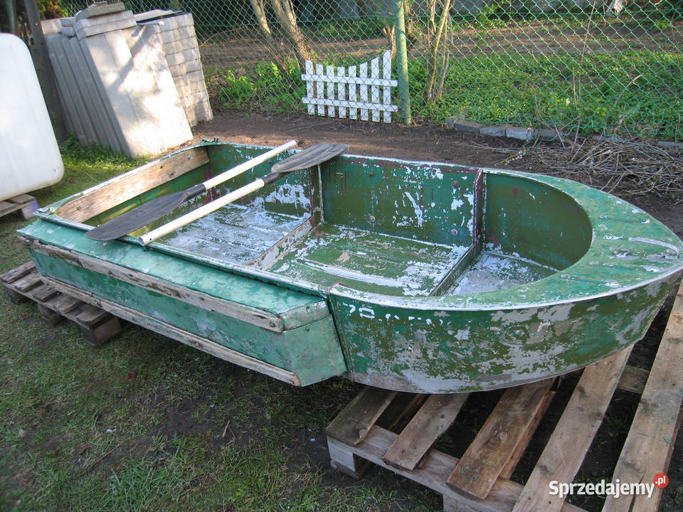 Mała łódka wędkarza Szczecin