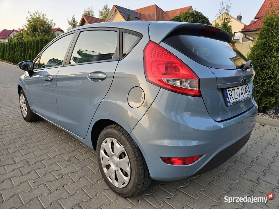 Ford Fiesta 2010 125 benzyna salon Polska podkarpackie