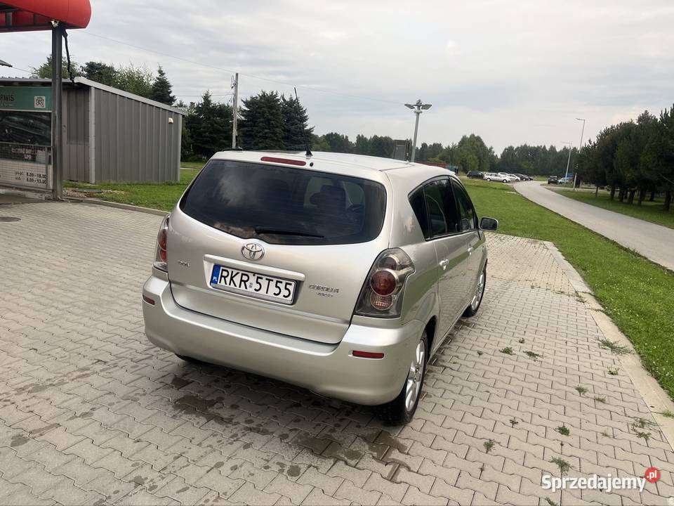 Toyota Corolla Verso 20 TD 116 D4D 2005 r nieuszkodzony Krosno