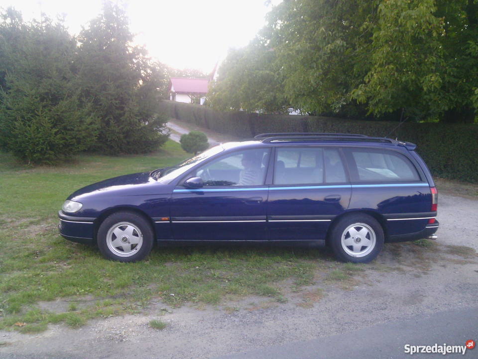 Opel Omega Kombi 20 16v 2000r welurowa tapicerka Nysa