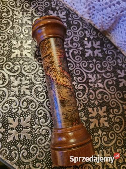 Drewniana zabytkowa solniczka Jugów