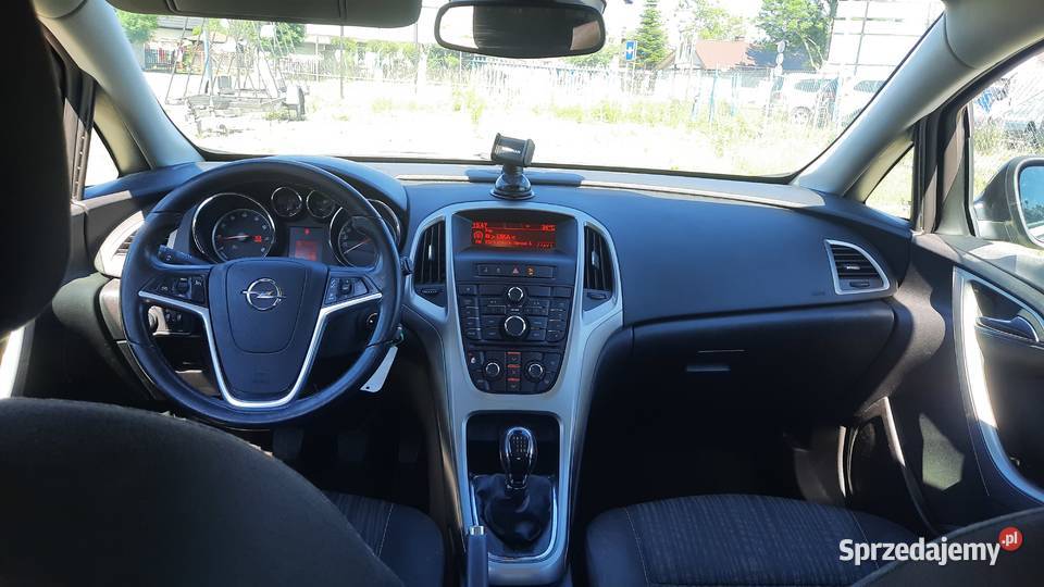 Opel Astra 14 Turbo 140 2011 r Zadbana Opłacona Kraśnik