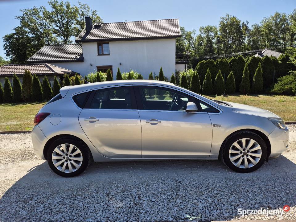 Opel Astra J cosmo 2011r 14T Hatchback
