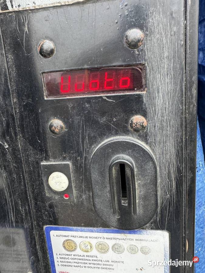 Automat vendingowy sprzedajacy puszki butelki Kobyłka