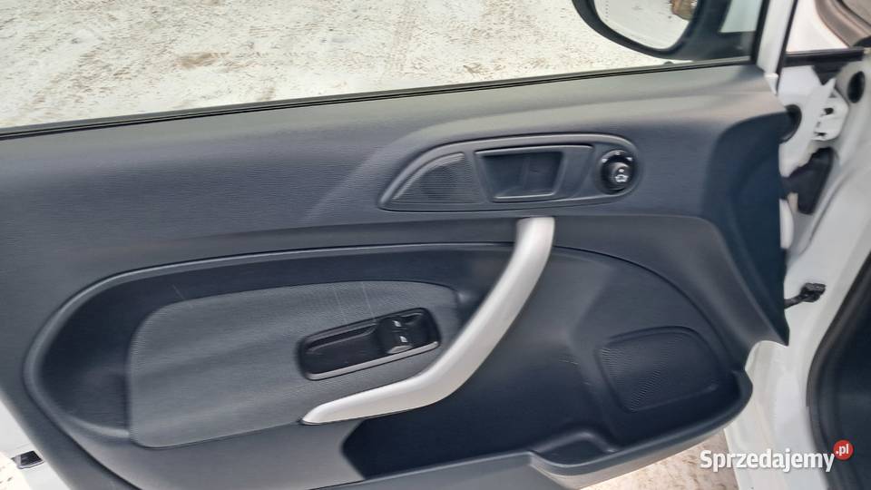 OkazjaŚliczny ford fiestaBenzyna 5 drzwi nieuszkodzony Żerków