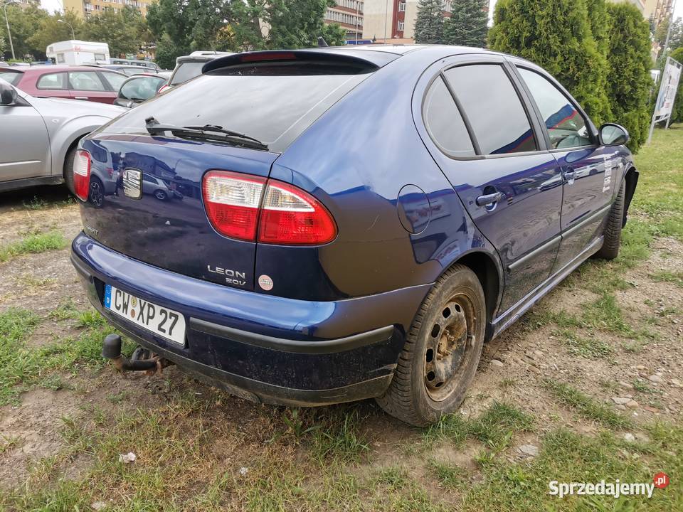 Seat Leon z Niemiec 125 niski przebieg ładne