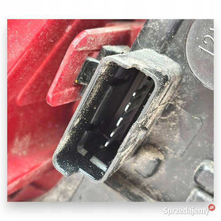 LAMPA PRAWA Citroen C4 20042008 tylna tylnia Chełm
