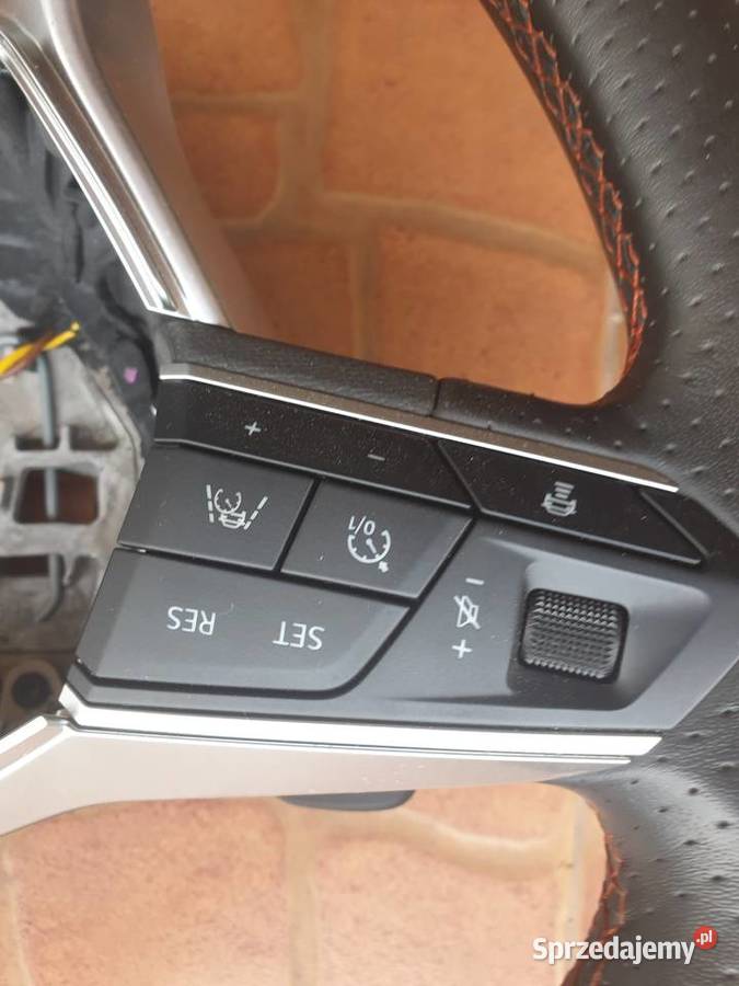 SEAT LEON IV 4 FR KIEROWNICA SKÓRZANA GRZANA Wyposażenie wnętrza Międzychód sprzedam