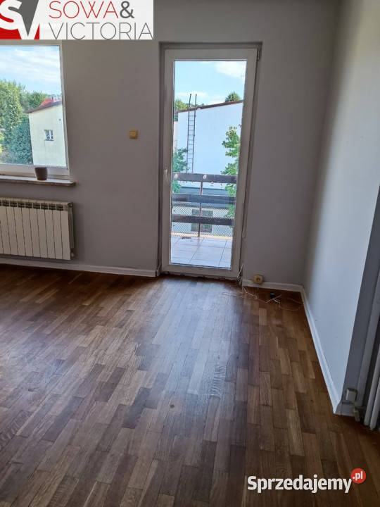 Piętro domu w bocznej uliczce Szczawna Zdroju Szczawno-Zdrój