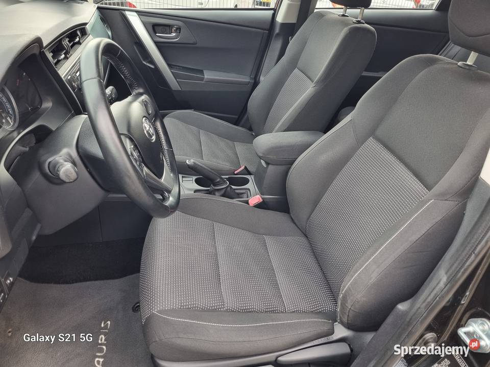 Toyota Auris II HYBRYDA 18 136 alufelgi serwisowany w ASO Auris Płońsk sprzedam
