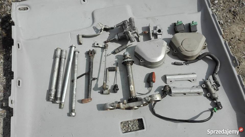 honda hornet 600 9802 osłona pompa ośka oś sróby Modlniczka sprzedam