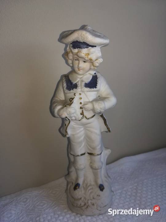 biskwitowa figurka z początku XX wieku chłopiec pomorskie Gdańsk