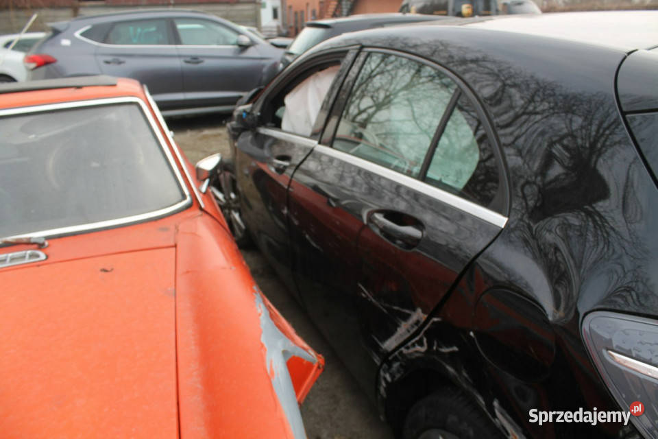 Mercedes A 180 W176 2012 czarny Ostrów Wielkopolski