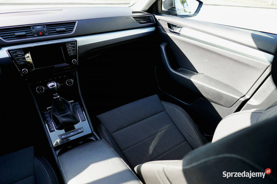 koda Superb oryginalny lakier oszczędny Apple gniazdo SD Warszawa