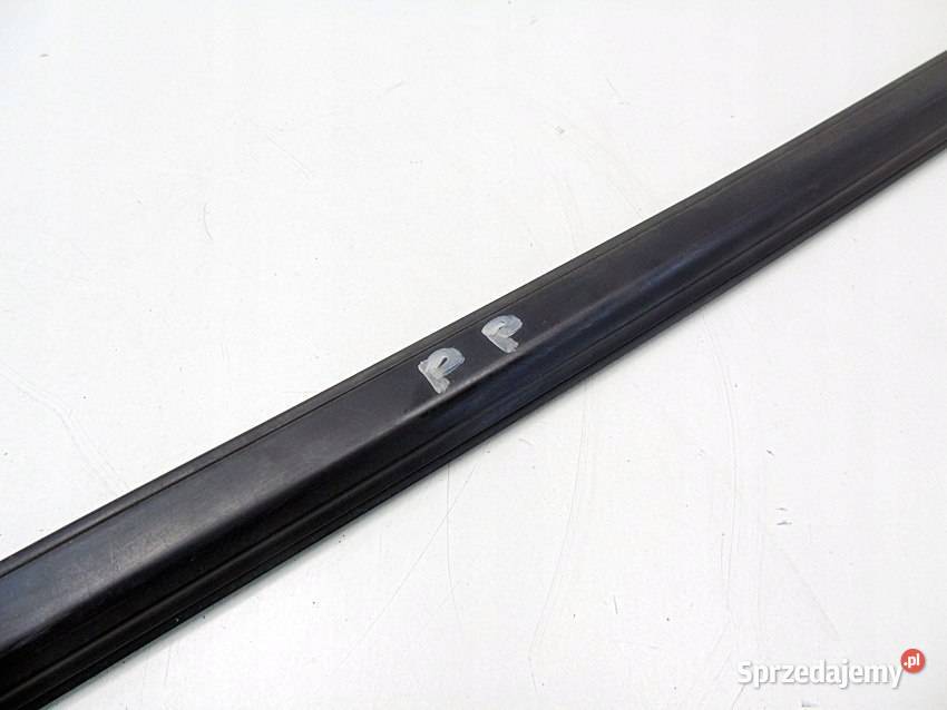 Uszczelka parapet zewnętrzny szyby drzwi prawy sprzedam