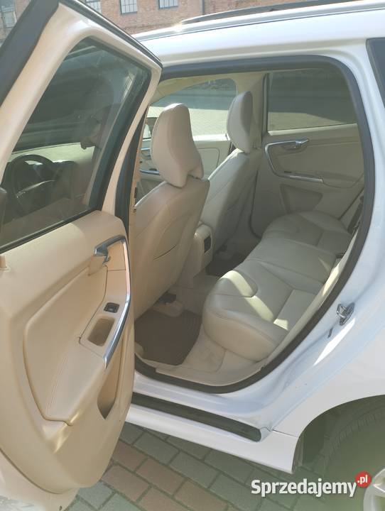 Volvo XC60 20 T5 KAMERA COFANIA CZUJNIKI światła LED Samochody osobowe