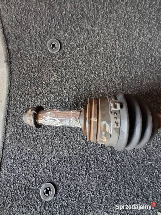 Póloś z przegubem strona lewą citroen c1 2014 Półosie Kamionna sprzedam