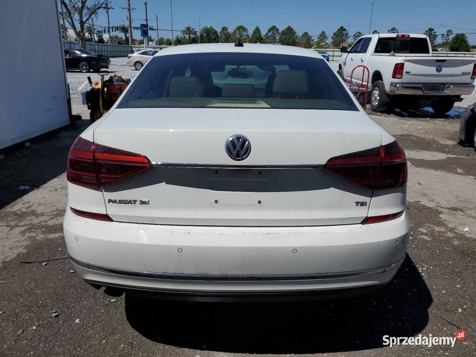2016 VOLKSWAGEN PASSAT SE