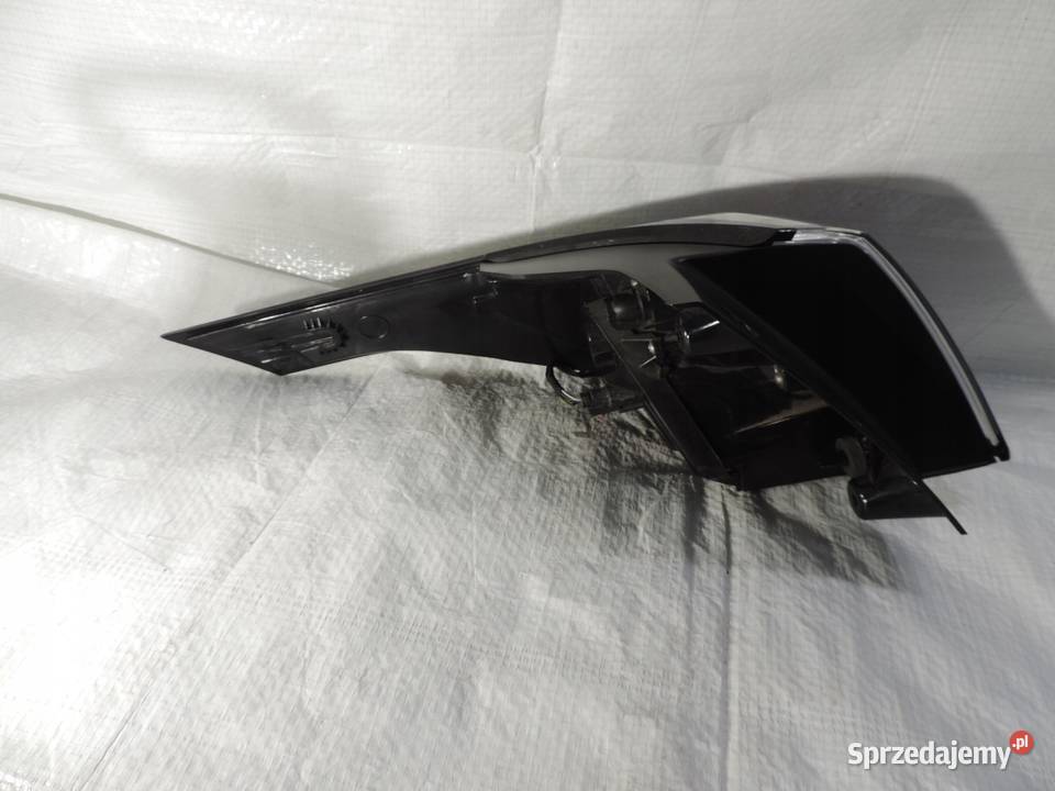 LAMPA PRAWA TYLNA OPEL CROSSLAND X LIFT