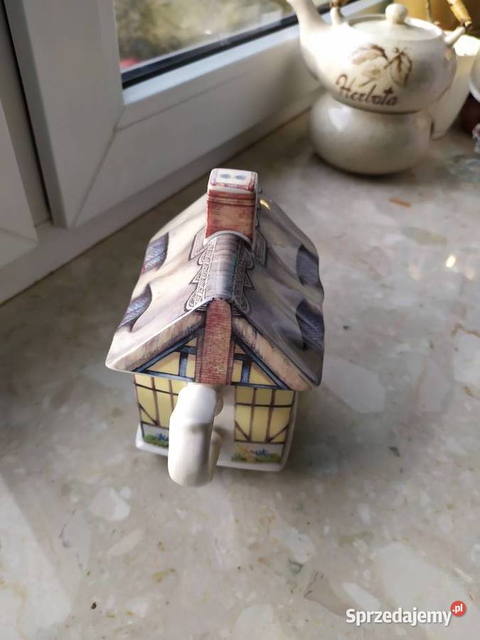 Imbryk porcelanowy w kształcie domku Kraków