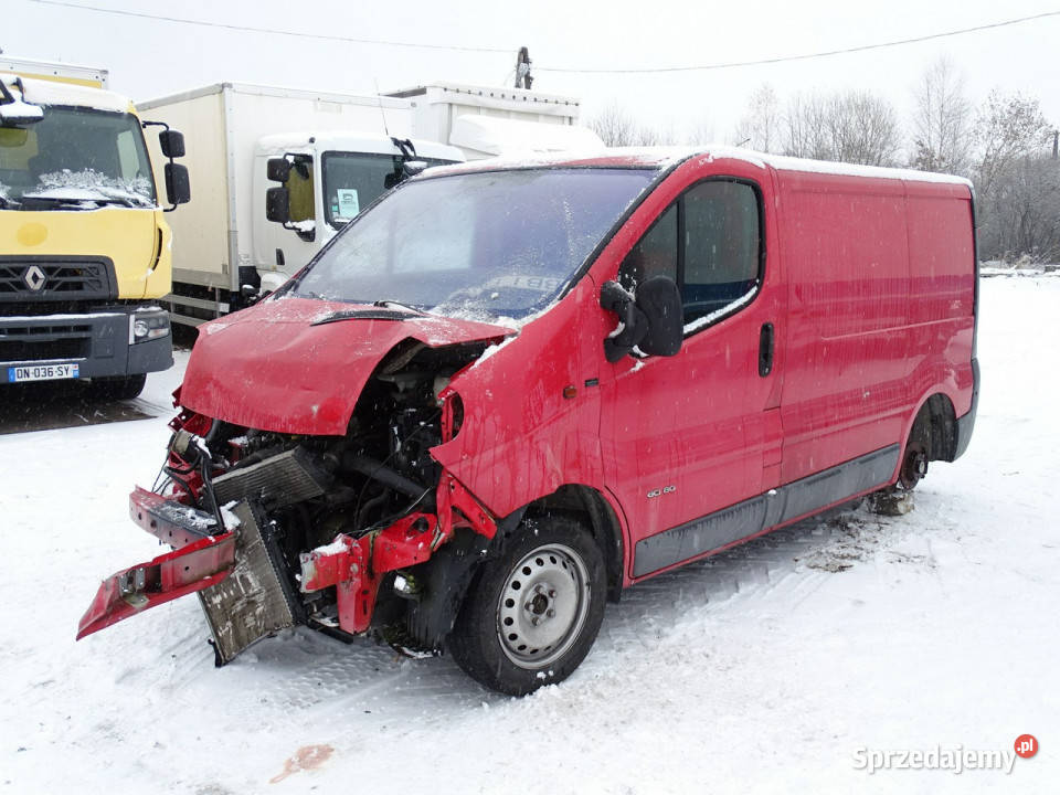 Renault Trafic 1.9 dci Blaszak Uszkodzony 3 miejscowy