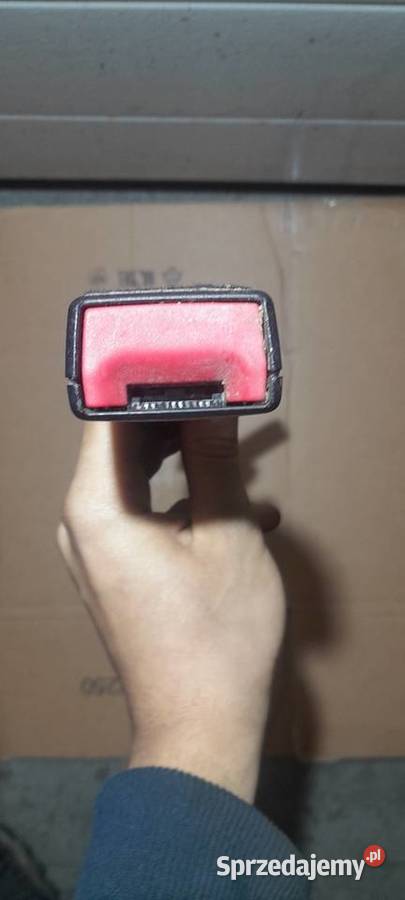 Sprzedam Klamra pasa przedniego i lewego pasa osobowe Dobiegniew sprzedam