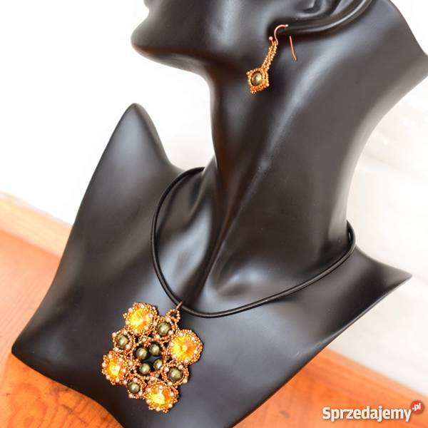 Wisior z kryształkami Swarovskiego