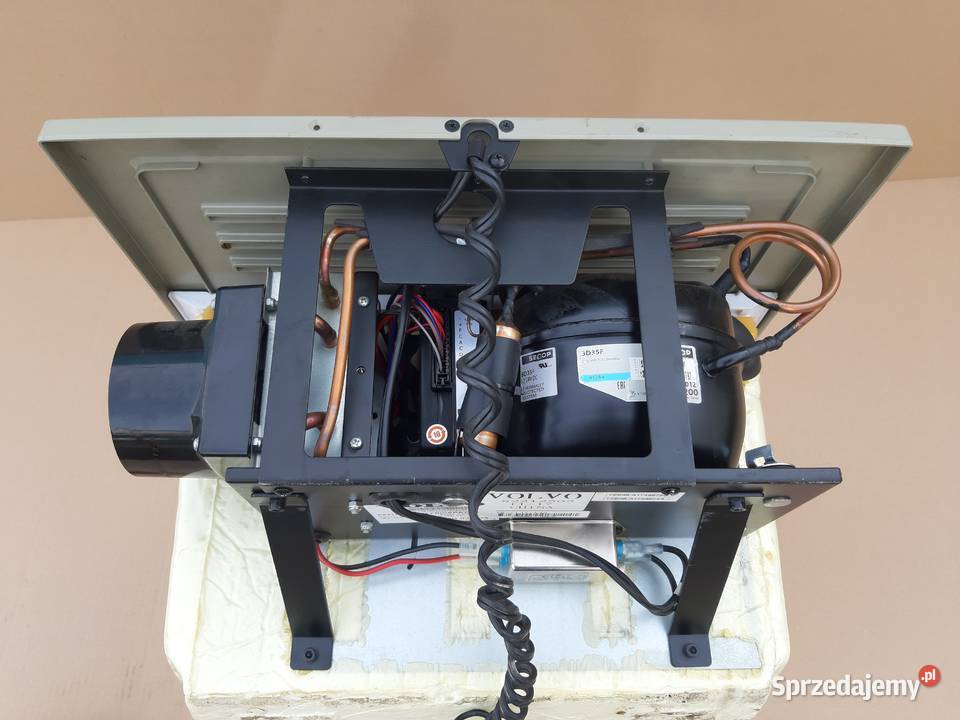 VOLVO FH4 LODÓWKA 24V 42W 45L 82174077 Bieleń