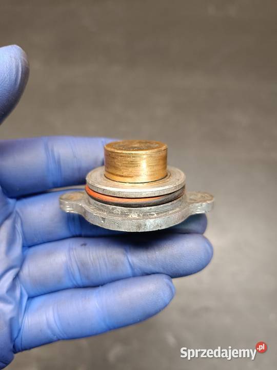 Dekielek zaworu zaślepka athena cylinder części małopolskie Gołaczewy