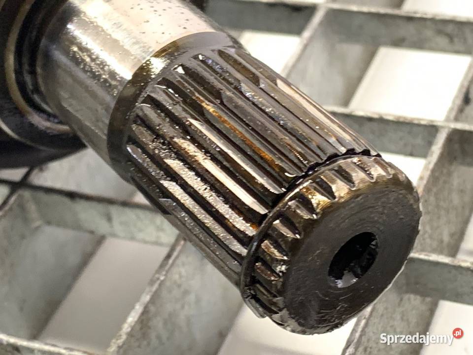 PÓŁOŚ PRAWY PRZÓD KIA CEED 14 105 0612 PRZEGUB